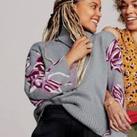 Cabi Women's Medium Eden Turtleneck Pullover Sweater Bell Statement Sleeves Gray - Picture 16 of 16